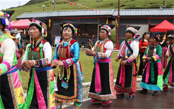 四大山牧场：牧歌悠扬 布朗欢腾 物产飘香